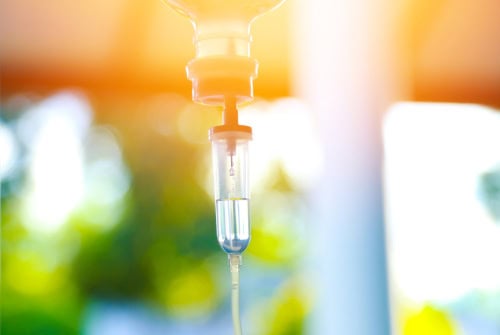 Procain Basen Infusion in einem Behandlungszimmer
